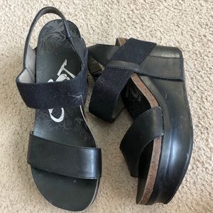 Black OTBT wedges